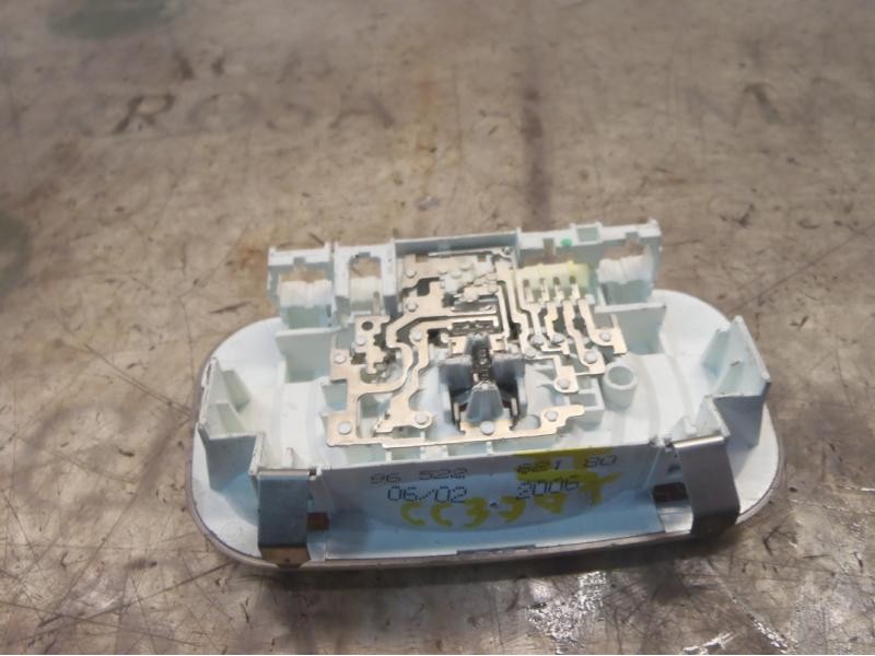 Recambio de piloto interior para citroën c4 berlina sx referencia OEM IAM   