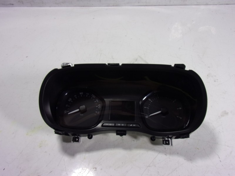 Recambio de cuadro instrumentos para toyota proace referencia OEM IAM  9837472880 