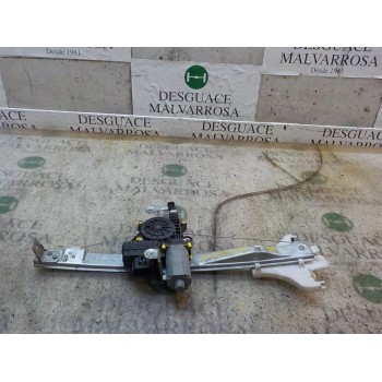 ELEVALUNAS TRASERO DERECHO 