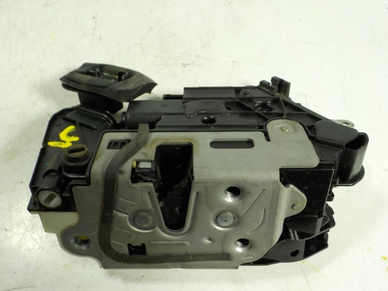 Recambio de cerradura puerta trasera izquierda para skoda octavia combi (5e5) 1.6 tdi dpf referencia OEM IAM 5E0839015A 5E083901