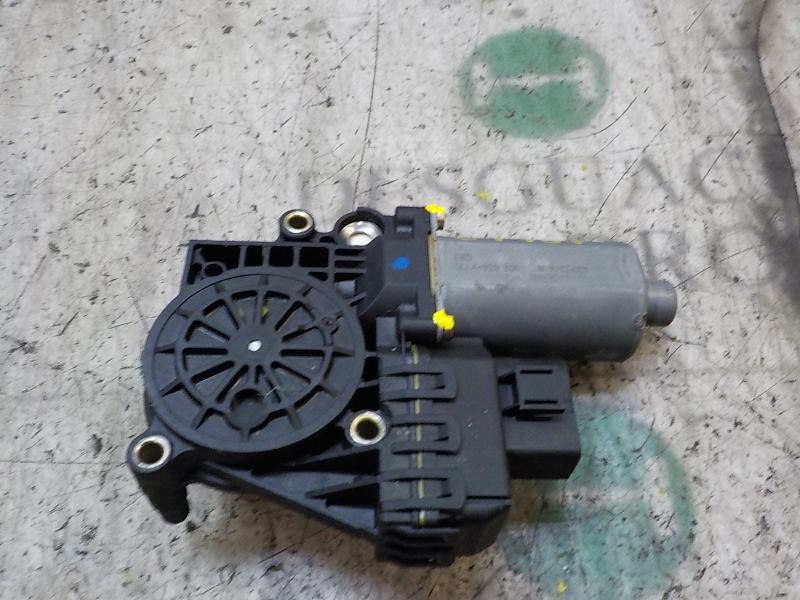 Recambio de motor elevalunas delantero derecho para audi a6 berlina (4b2) 2.5 v6 24v tdi referencia OEM IAM   