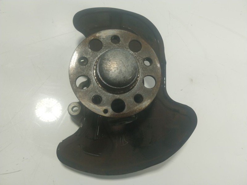 Recambio de mangueta delantera derecha para mercedes-benz clase c (w204) c 220 cdi (204.008) referencia OEM IAM A2043320201  