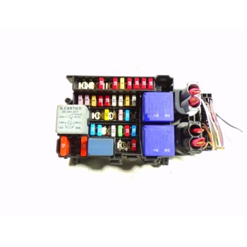 CAJA RELES / FUSIBLES 