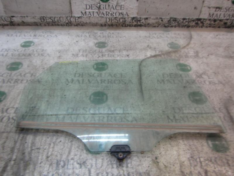 Recambio de cristal puerta trasero derecho para kia cee´´d 2.0 crdi referencia OEM IAM 834211H000  