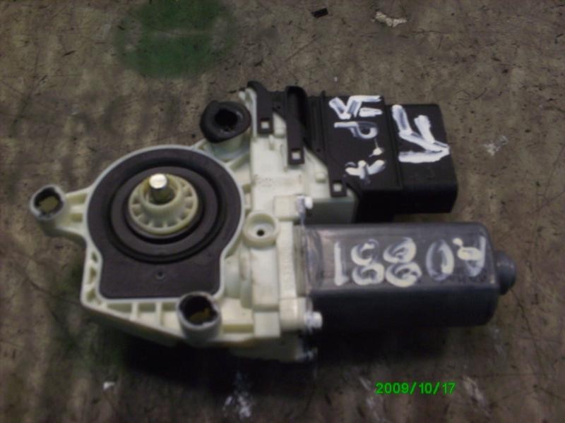 Recambio de motor elevalunas trasero derecho para volkswagen golf iv berlina (1j1) highline referencia OEM IAM   