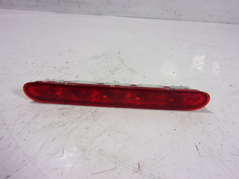 Recambio de piloto trasero central para toyota proace referencia OEM IAM   