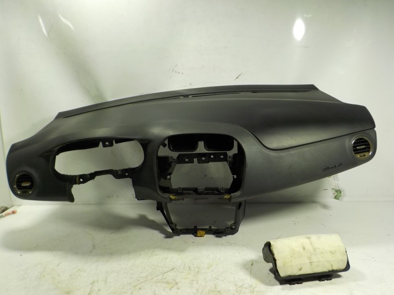 Recambio de salpicadero para fiat bravo (198) 1.9 8v jtd cat referencia OEM IAM 735493431 00517511870 34017731D