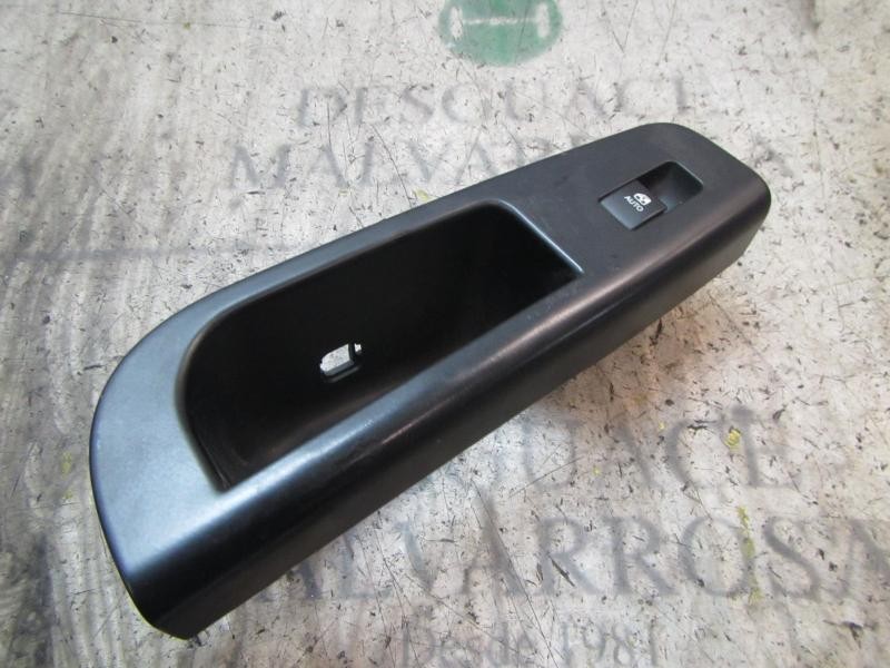 Recambio de mando elevalunas trasero izquierdo para kia cee´´d 2.0 crdi referencia OEM IAM 935751H100EQ  