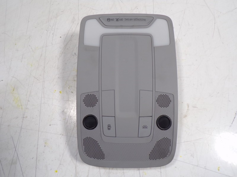 Recambio de piloto interior para audi a1 sportback (gba) 1.0 tfsi referencia OEM IAM 81A947135EBC5 8A1947135E 025062903