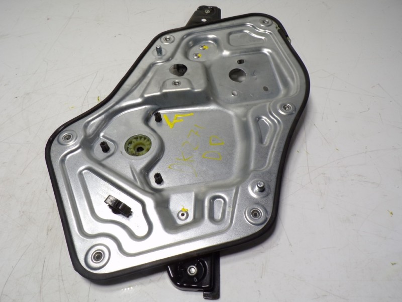 Recambio de elevalunas delantero derecho para skoda yeti 1.2 tsi referencia OEM IAM 5L0837462 5L0837402 