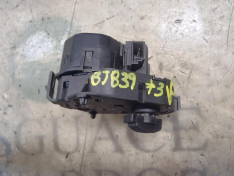 Recambio de motor apertura trampillas climatizador para bmw serie 3 berlina (e46) 330d referencia OEM IAM 64116934822  