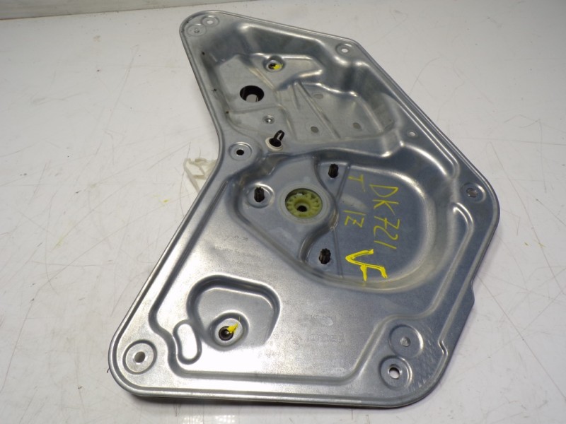 Recambio de elevalunas trasero izquierdo para skoda yeti 1.2 tsi referencia OEM IAM 5L0839461A 5L0839401A 