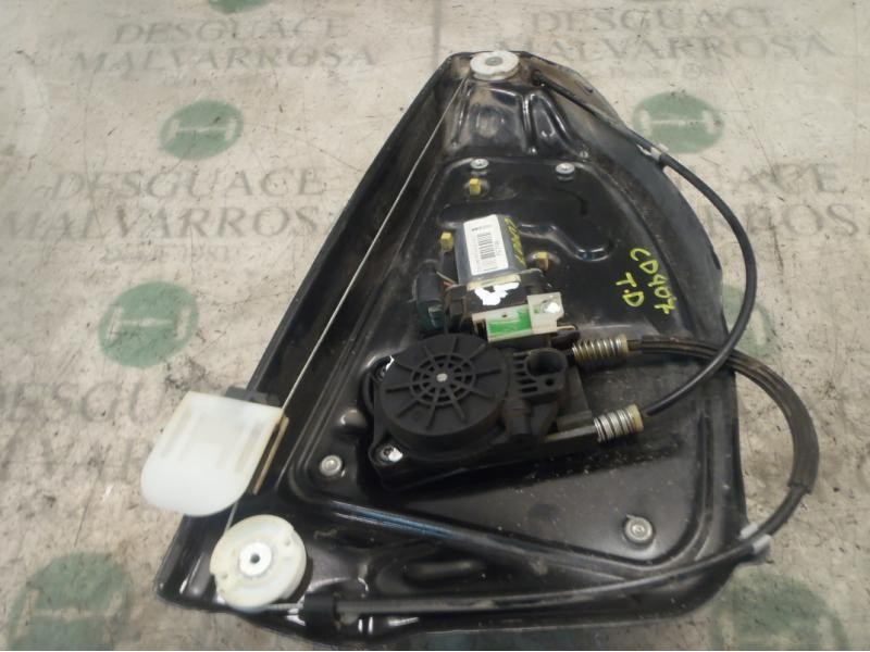 Recambio de elevalunas trasero derecho para land rover freelander (lr2) td4 e referencia OEM IAM LR002211 D312601 D312601