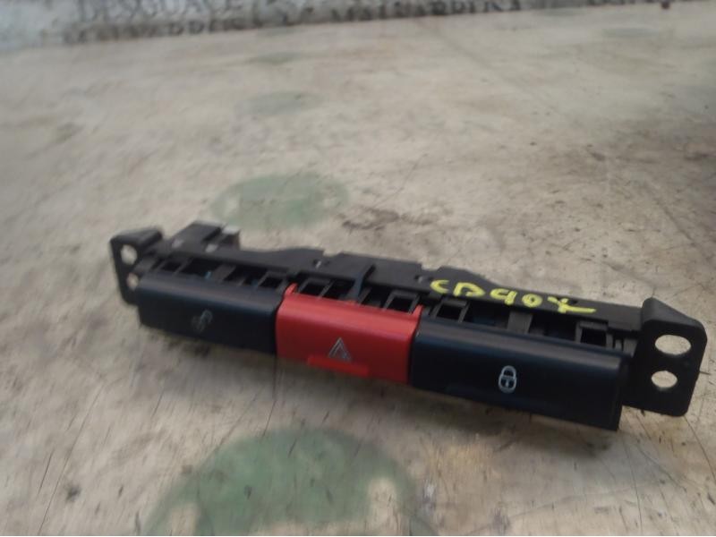 Recambio de warning para land rover freelander (lr2) td4 e referencia OEM IAM LR001724 6H5213D734AC 03454500