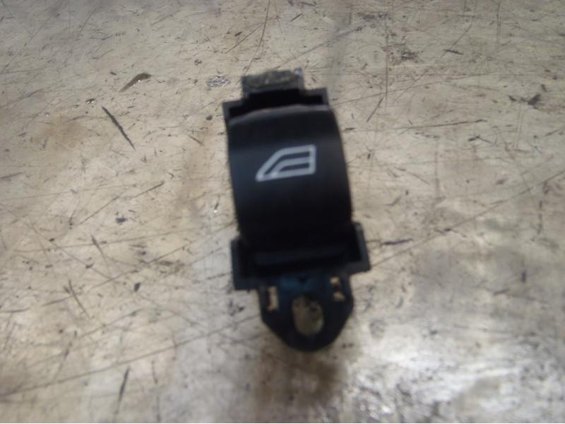 Recambio de mando elevalunas delantero derecho para land rover freelander (lr2) td4 e referencia OEM IAM LR003856 6W8314717AB 63