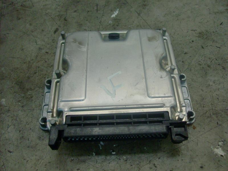 Recambio de centralita motor uce para citroën c5 berlina 2.0 hdi x referencia OEM IAM   