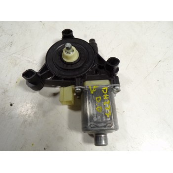 MOTOR ELEVALUNAS DELANTERO DERECHO 5Q0959801B 5Q0959801B 0130822717