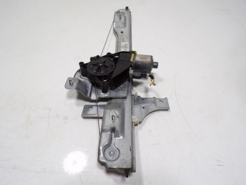 Recambio de elevalunas delantero derecho para peugeot 208 1.6 blue-hdi fap referencia OEM IAM 9673154380 9673154380 0130822702