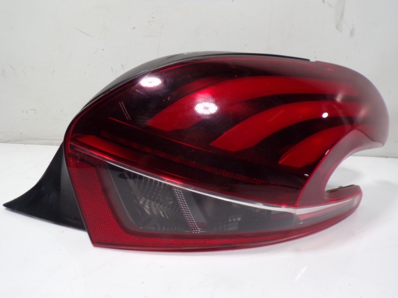 Recambio de piloto trasero derecho para peugeot 208 1.6 blue-hdi fap referencia OEM IAM 9810430580 98104305800 