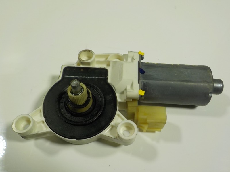 Recambio de motor elevalunas delantero derecho para chrysler sebring berlina 2.0 crd cat referencia OEM IAM  05155522AA 