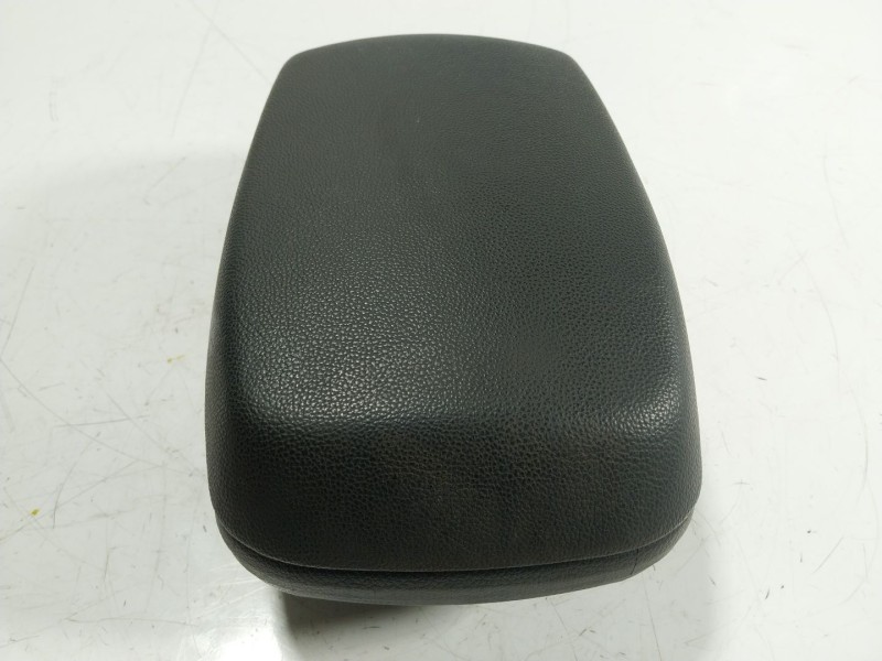 Recambio de apoyabrazos central para hyundai i30 (gd) 1.4 crdi referencia OEM IAM 84660A5000RY  