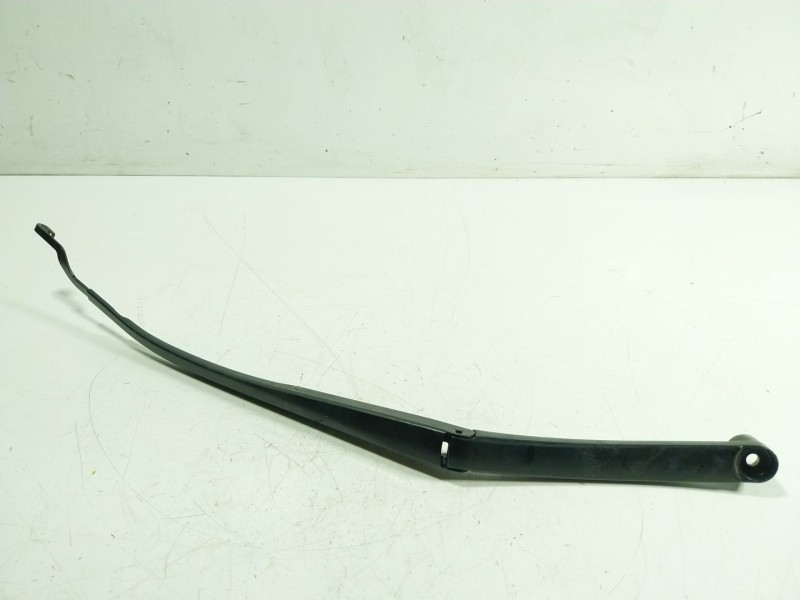 Recambio de brazo limpia delantero derecho para hyundai i30 (gd) 1.4 crdi referencia OEM IAM 98320A5000  