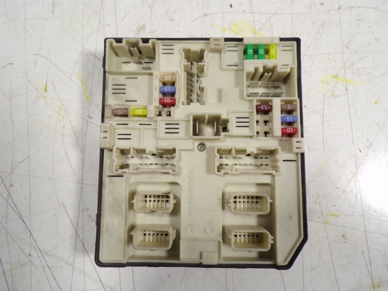 Recambio de caja reles / fusibles para renault zoe intens referencia OEM IAM 284B64259R 284B64259R R3571213257
