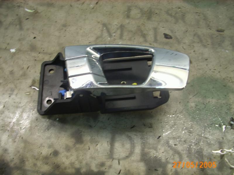 Recambio de maneta interior trasera izquierda para kia carens 2.0 crdi ex monovolumen referencia OEM IAM 0K2FB59330  