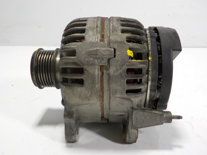 Recambio de alternador para audi a1 (8x) 1.6 tdi referencia OEM IAM 03L903023 03L903023 