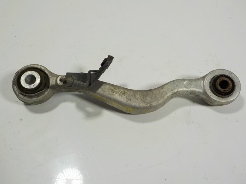 Recambio de brazo suspension superior trasero izquierdo para lexus is 300h referencia OEM IAM 4879030140  