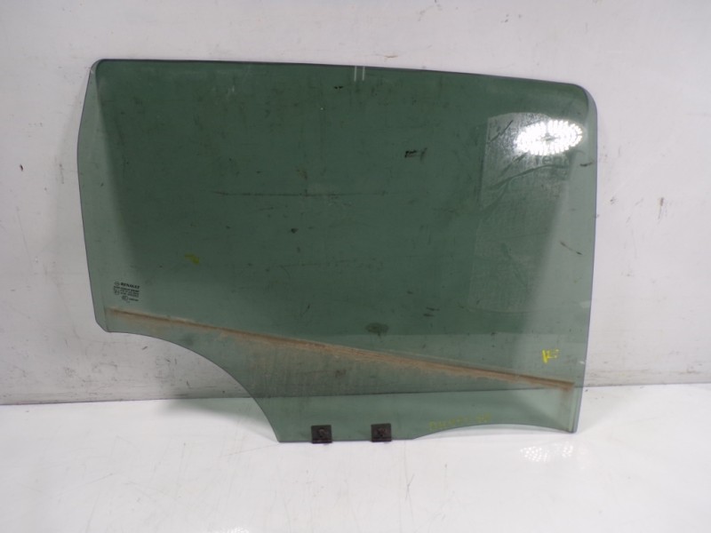 Recambio de cristal puerta trasero derecho para renault zoe intens referencia OEM IAM 823003497R  
