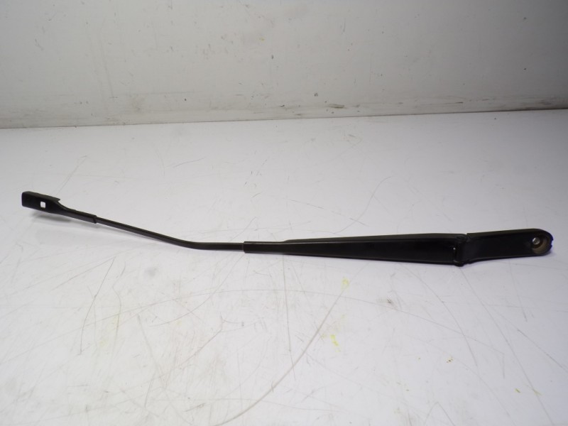 Recambio de brazo limpia delantero derecho para audi a1 (8x) 1.6 tdi referencia OEM IAM 8X1955408A1P9  