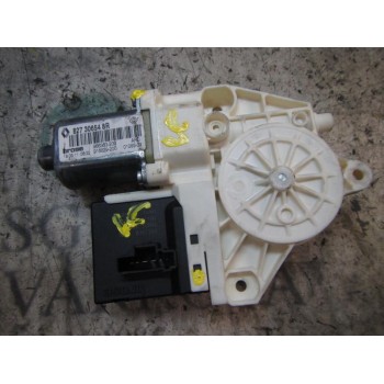 MOTOR ELEVALUNAS TRASERO DERECHO 827306548R 827306548R 