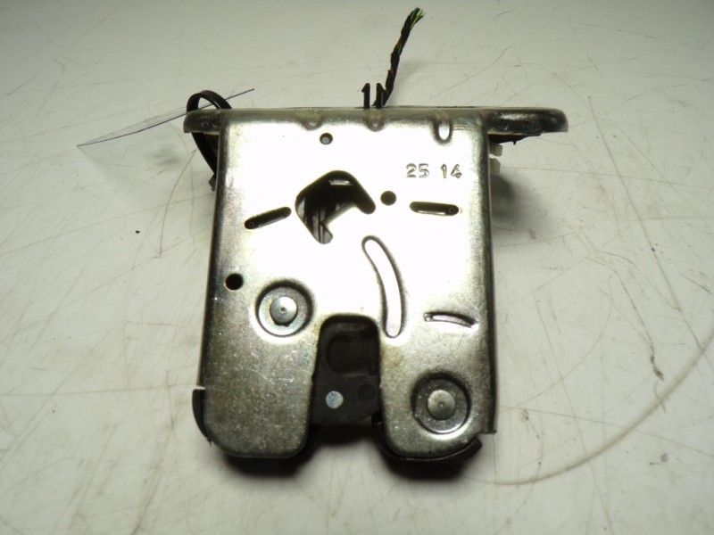 Recambio de cerradura maletero / porton para audi a1 (8x) 1.6 tdi referencia OEM IAM 8R0827505 8R0827505 