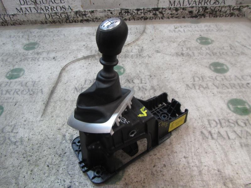 Recambio de palanca cambio para renault megane iii berlina 5 p 1.5 dci diesel referencia OEM IAM 8201062921  
