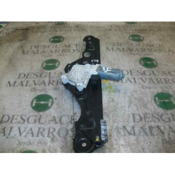 ELEVALUNAS TRASERO DERECHO 