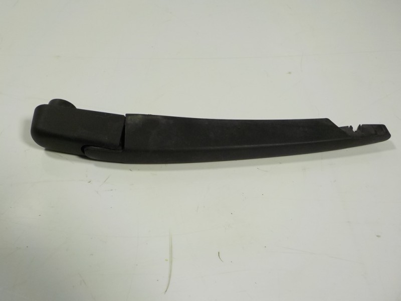 Recambio de brazo limpia trasero para renault captur 1.2 tce energy referencia OEM IAM 287815304R  