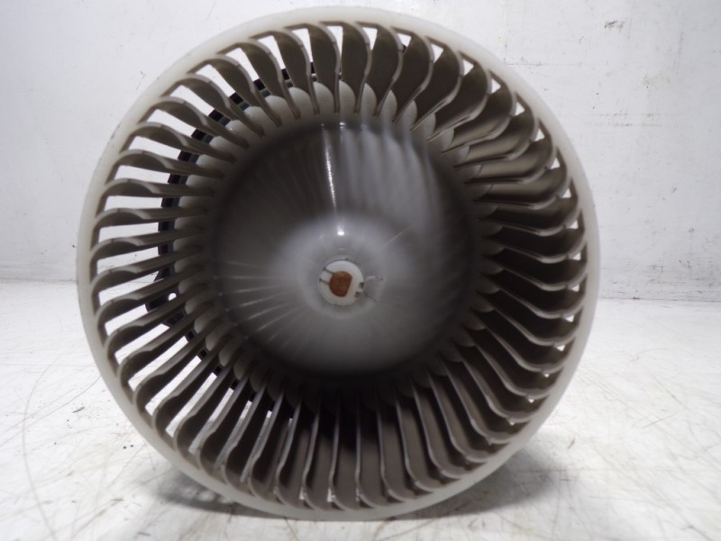 Recambio de motor calefaccion para mazda cx-5 center-line 2wd referencia OEM IAM KD4561B10 8727000701 