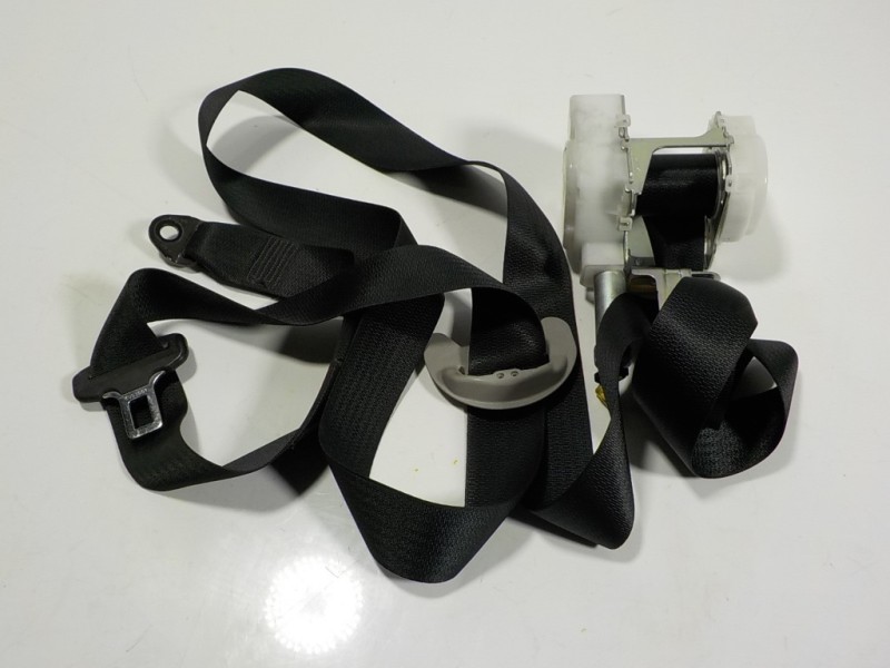 Recambio de cinturon seguridad delantero derecho para lexus is 300h referencia OEM IAM 7321053442B1 7T7910P 