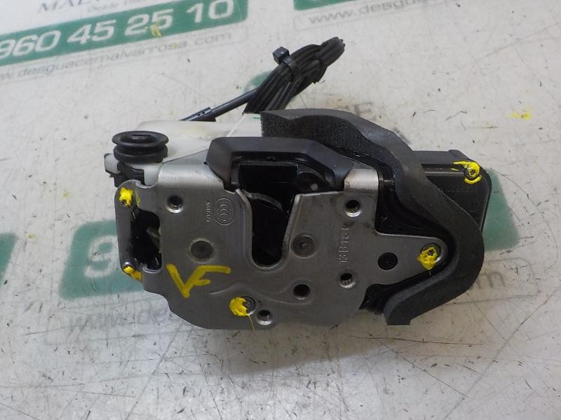 Recambio de cerradura puerta trasera derecha para opel insignia berlina selective referencia OEM IAM 13579556  