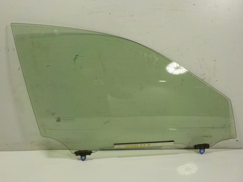Recambio de cristal puerta delantero derecho para lexus is 300h referencia OEM IAM 6810153140  
