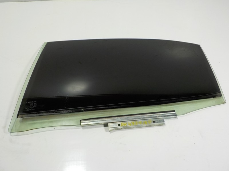 Recambio de cristal puerta trasero izquierdo para lexus is 300h referencia OEM IAM 6811453150  