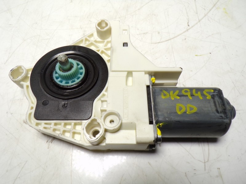 Recambio de motor elevalunas delantero derecho para audi a1 (8x) 1.6 tdi referencia OEM IAM 8K0959802C 8K0959802C 