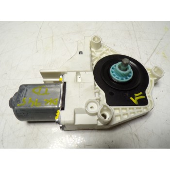 MOTOR ELEVALUNAS TRASERO DERECHO 8K0959811A 8K0959811A 