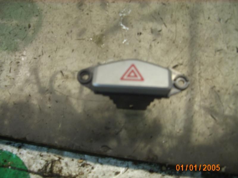 Recambio de warning para kia carens 2.0 crdi ex monovolumen referencia OEM IAM 0K2FB664H0 864W0140 864W0140