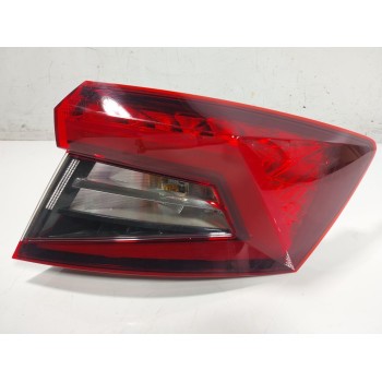 PILOTO TRASERO DERECHO 57A945712 57A945208 