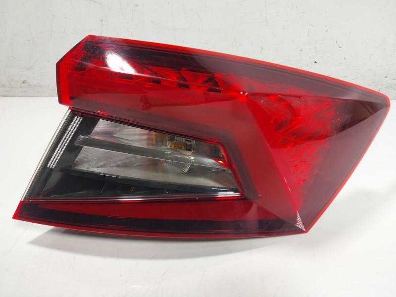 Recambio de piloto trasero derecho para skoda karoq (nu7, nd7) 1.6 tdi referencia OEM IAM 57A945712 57A945208 