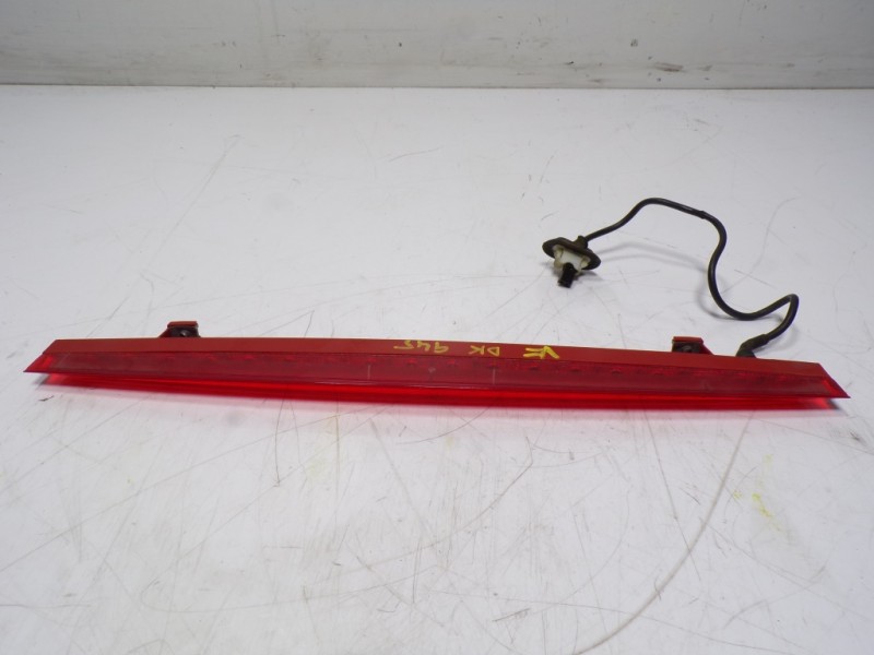 Recambio de piloto trasero central para audi a1 (8x) 1.6 tdi referencia OEM IAM 8V0945097B 8V0945097B 