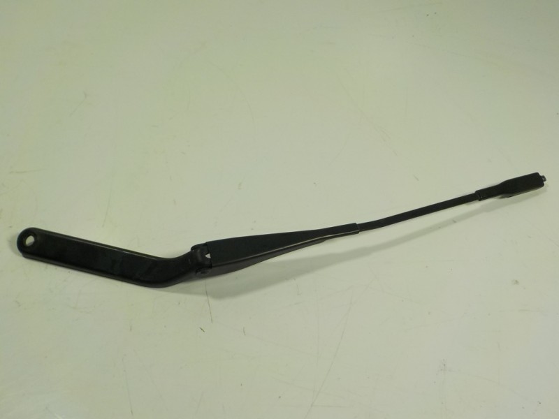 Recambio de brazo limpia delantero izquierdo para bmw x1 (e84) sdrive 20d referencia OEM IAM 61619449999  