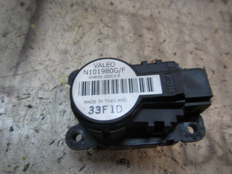 Recambio de motor apertura trampillas climatizador para renault megane iii berlina 5 p dynamique referencia OEM IAM 7701207721  